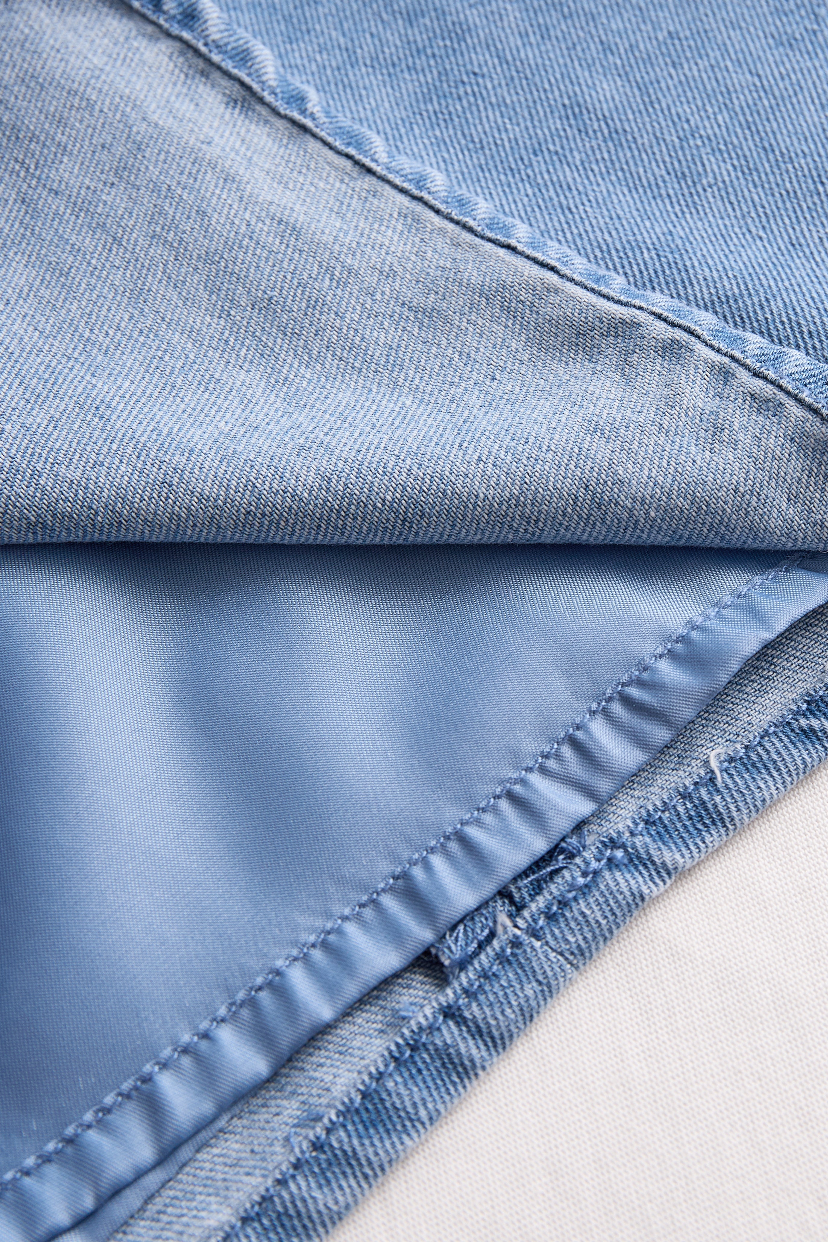 Stylish Sleeveless Halter Blouse with Neck Tie Detail | Elegant Women's Dress