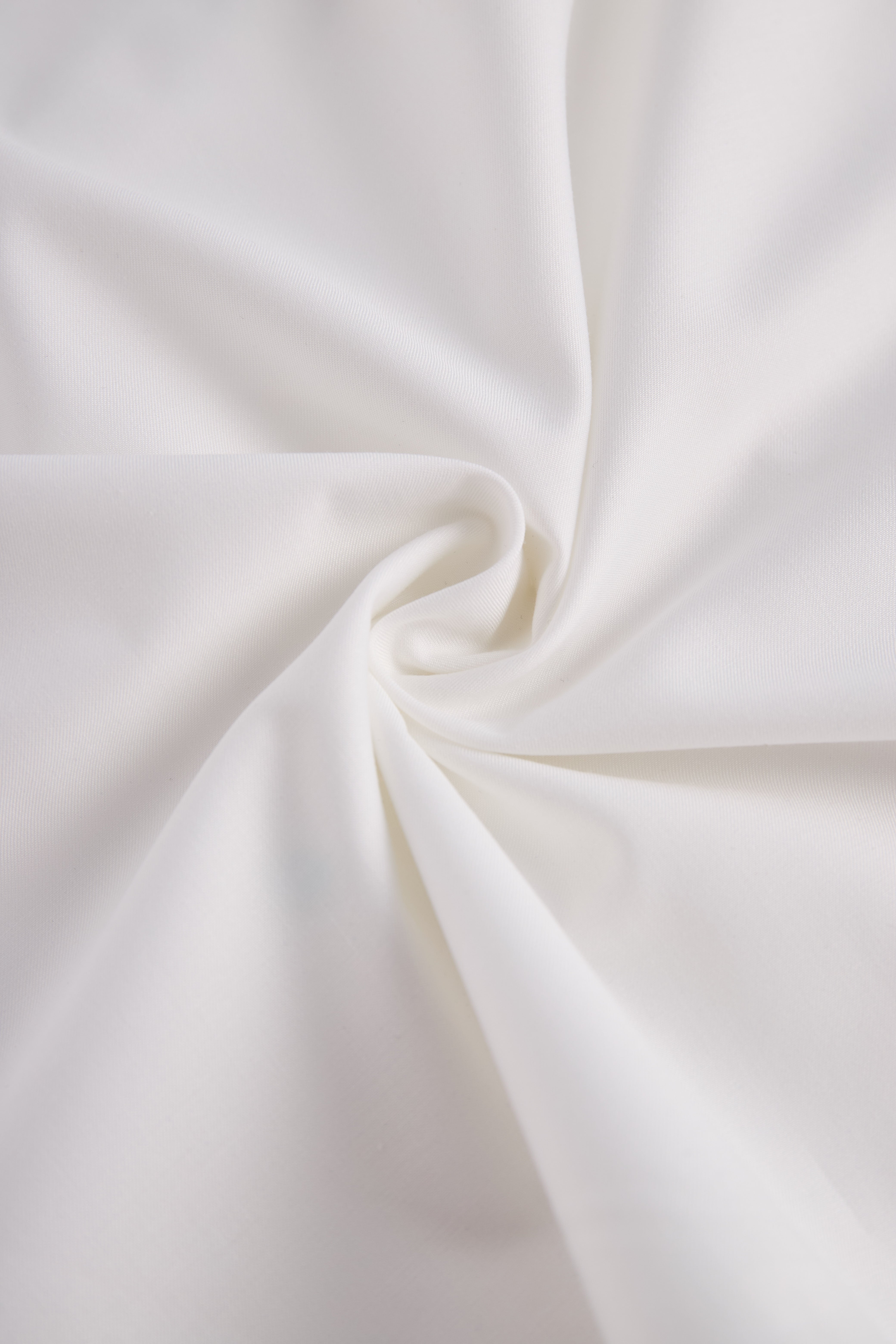 Stylish Sleeveless Halter Neck Blouse With Bold Contrast Trim | Elegant Women's Dress